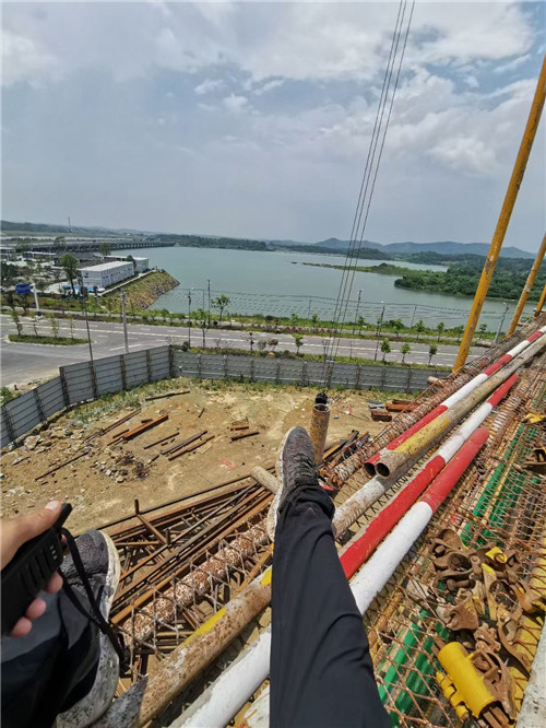 博山区作业中发生设备损坏或人员意外，责任怎么划分？